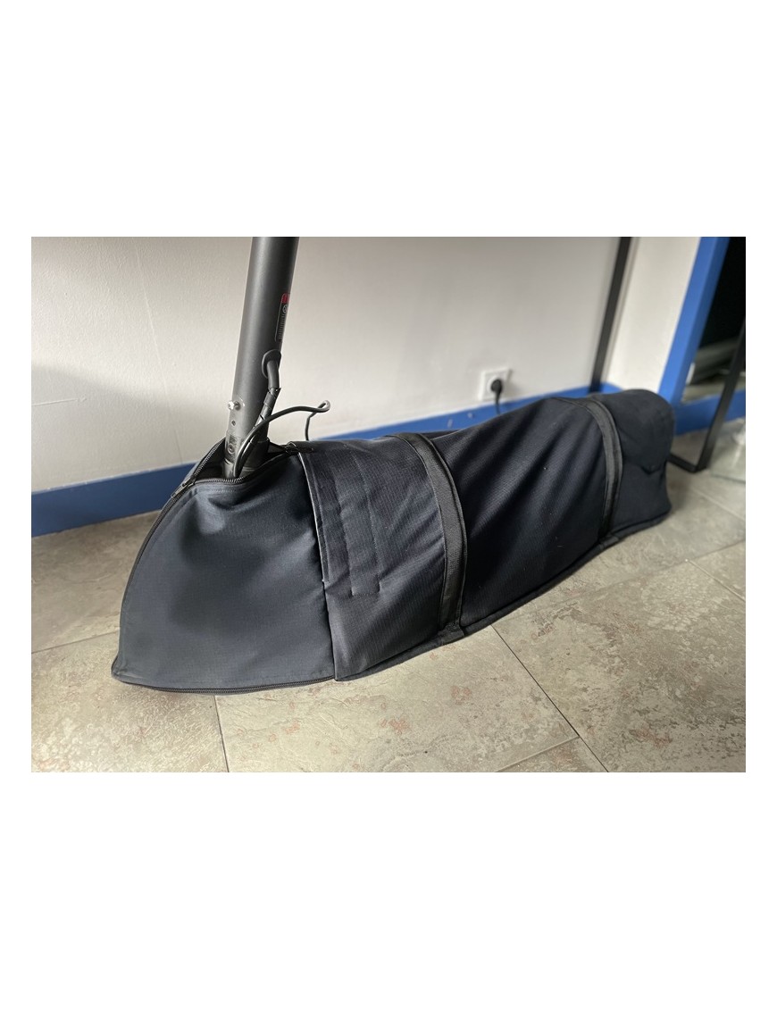 Housse trottinette électrique avec câble d'alimentation