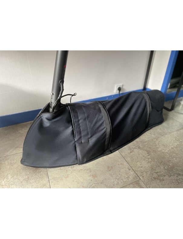 Housse trottinette électrique avec câble d'alimentation