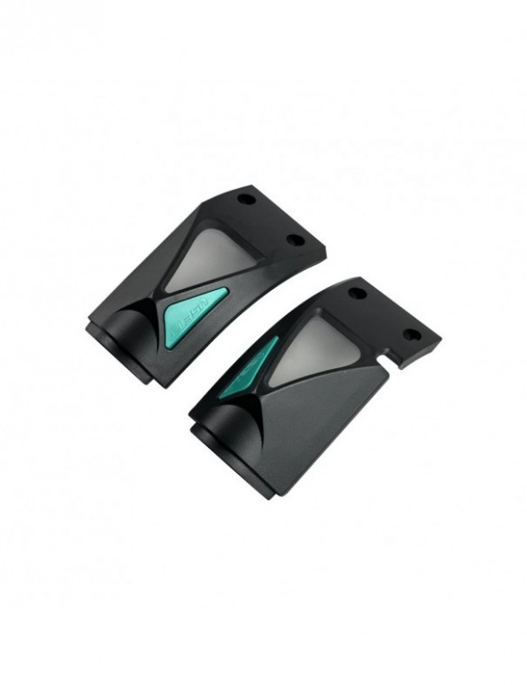 Caches plastiques avant...